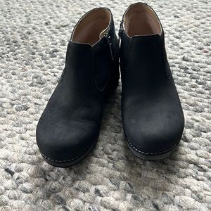 Dansko, size 37, black nubuck booties, hardly worn.